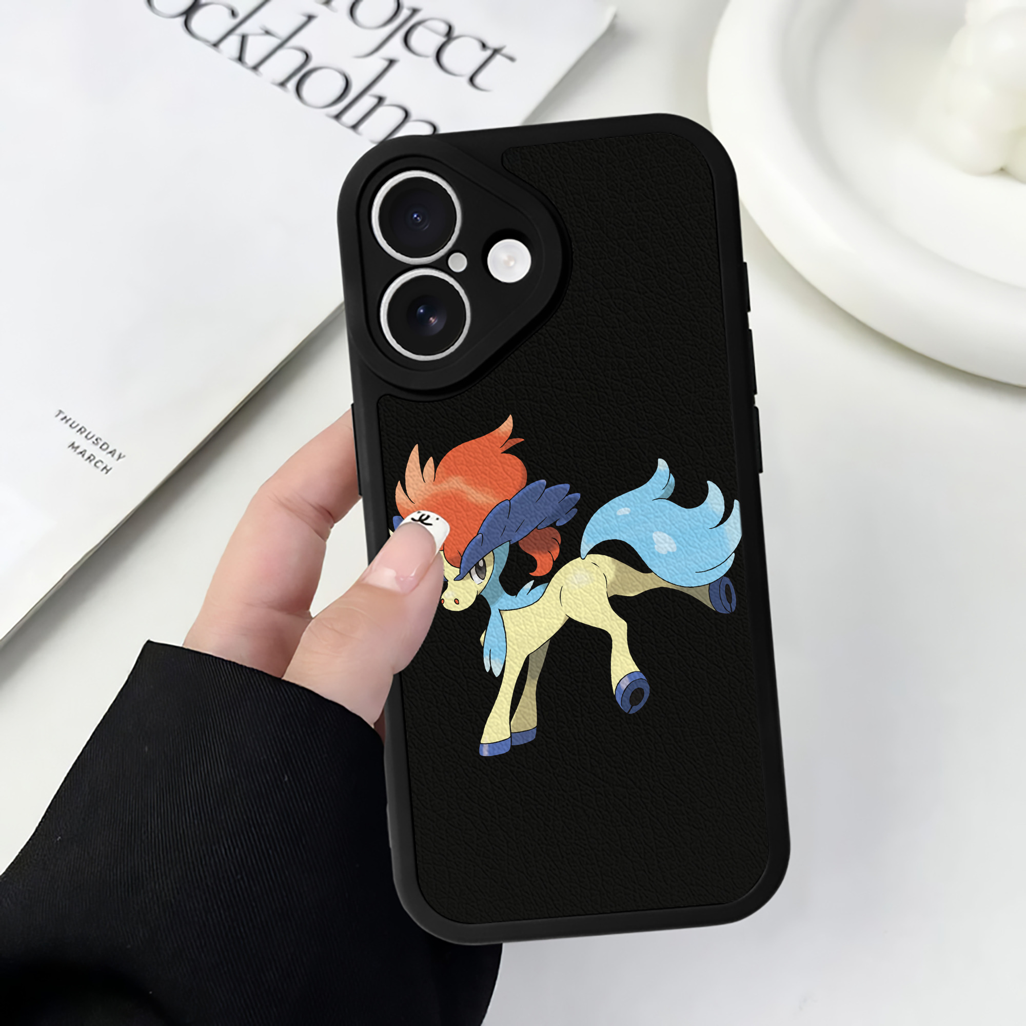 （画像用） ポケットモンスター Pokémon 【iPhone 16シリーズ対応】シリコンスマホケース（レザー調） 材質：シリコン
